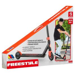 Molto Patinete Free Style Scooter Deluxe Rojo con 2 Ruedas de 56 cm, Fabricado en Metal y Plástico Resistente, Ideal para Niños de 5 a 99 Años
