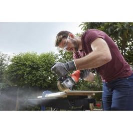 Black+Decker Mini amoladora 710W Ø115mm BEG010-QS con protección contra rearranque y arranque suave Black+Decker Mini amoladora 710W Ø115mm BEG010-QS con protección contra rearranque y arranque suave