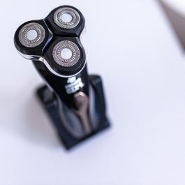 Edm Afeitadora eléctrica recargable inalámbrica 3W, cabezal triple flotante, incluye accesorios