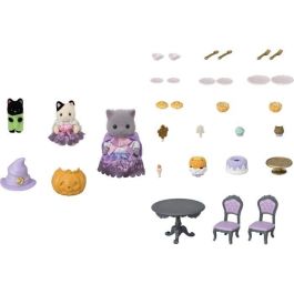 Caja de Halloween - FAMILIAS SYLVANIAN - 3 Figuras Disfrazadas - Muebles y Snacks de Halloween