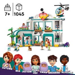 LEGO 42621 Friends Heartlake City Hospital, Juguete con Helicóptero y Minifiguras que Incluyen a Otoño y un Perro LEGO 42621 Friends Heartlake City Hospital, Juguete con Helicóptero y Minifiguras que Incluyen a Otoño y un Perro