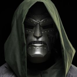Hasbro HASG05865L0 Casco premium Doctor Doom para cosplay de adulto, serie Marvel Legends, a partir de 14 años