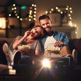 Lenco LPJ-700BKGY Proyector LED Full HD 1080p Cine en Casa 4000 lúmenes, pantalla 30-100 pulgadas