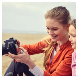 Canon EOS 250D Kit Cámara Réflex Digital + Objetivo EF-S 18-55mm IS STM, 24.1MP, Sensor APS-C, 4K, Pantalla Táctil Variable, Wi-Fi, Negro