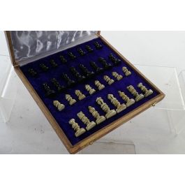 DKD Home Decor Juego de Ajedrez Estilo Colonial Madera Sheesham y Piedra Marrón Blanco Set de 2 piezas 30.5 x 30 x 4.5 cm