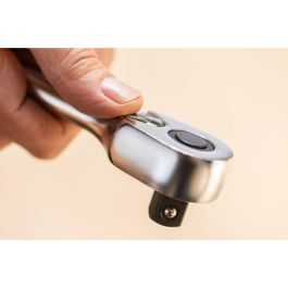 Stanley Fatmax Set de Enchufes y Vasos ¼'' + ½'' - Set 81 Piezas con Carraca 120 Dientes y Accesorios en Caja Resistente