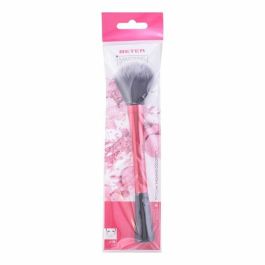 Beter Brocha Maquillaje Yachiyo para Colorete Pelo Sintético con Punta Suave y Precisa, para Definir y Resaltar Pómulos 1 Unidad Precio: 6.50000021. SKU: S0556436