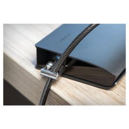 Kensington Kit de Candado para Ordenador de Sobremesa y Periféricos 2.0, Cable de 2,44 m, Negro/Plata