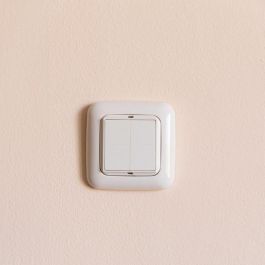 Shelly Plug & Play "BLU Wall" Switch 4 Adapter Busch-Jaeger Blanco