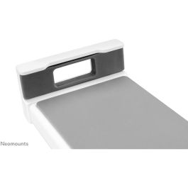 Neomounts DS15-545WH1 Soporte de tablet universal con movimiento completo y abrazadera de escritorio para tablets de 4.7"-12.9", blanco