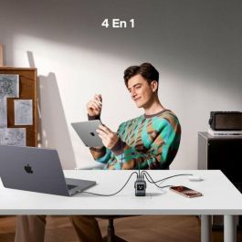 Ugreen 45515B Cargador Rápido 100W GaN 4 Puertos USB-C y USB-A con Pantalla TFT Inteligente para Móviles y Portátiles
