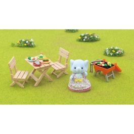 Sylvanian Families Niña Elefante - Juego de Picnic con Parrillada para 4 Personajes y 22 Accesorios