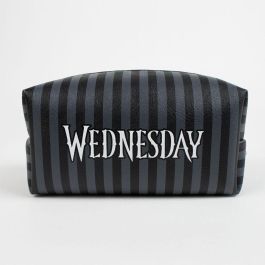Cerdá Neceser de Aseo y Viaje Polipiel Wednesday Negro | Bolsa de Tocador Infantil para Niños con Diseño de Wednesday 11x6.4x20cm Cerdá Neceser de Aseo y Viaje Polipiel Wednesday Negro | Bolsa de Tocador Infantil para Niños con Diseño de Wednesday 11x6.4x20cm