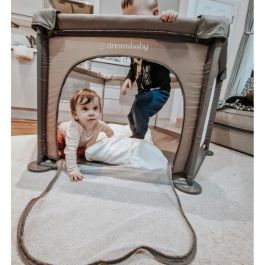 Dreambaby Explore Parque infantil para bebés, acolchado con alfombra, resistente al agua, seguro y cómodo, 6m+, 140x70 cm Dreambaby Explore Parque infantil para bebés, acolchado con alfombra, resistente al agua, seguro y cómodo, 6m+, 140x70 cm