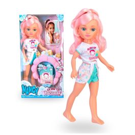 Muñeca nancy glow up beauty pack 42 cm. viste un outfit súper cómodo ideal para su ritual de cuidado.