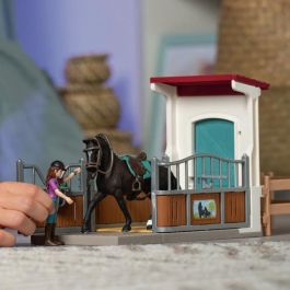 Schleich SCH42709 Horse Box Lisa y Storm, figura de caballo y accesorios Horse Club, para 5 años