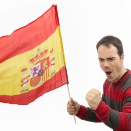 Bandera de España con Asta Th3 Party (90 x 60 cm) Precio: 5.94999955. SKU: H2500128