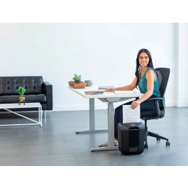 Fellowes LX-45 Destructora de documentos P4, capacidad corte 8 hojas, destruye grapas, clips y tarjetas