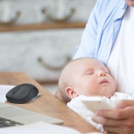 Logitech M220 Silent Ratón Inalámbrico USB 2.4GHz Óptico 1000 dpi 18 Meses Batería Charcoal Compatible con Windows Mac