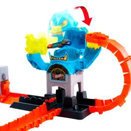Hot Wheels Pista Gorilla Garage Attack JHL92, Set de Juego con Coche a Escala 1:64 para Niños +4 Años, Enfrenta al Gorila