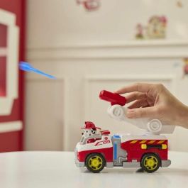 Spinmaster SPI6072660 - Patrulla Canina - Figura de Marcus con Vehículo de Bomberos + 2 Proyectiles - Juguete de Rescate para Niños a partir de 3 años