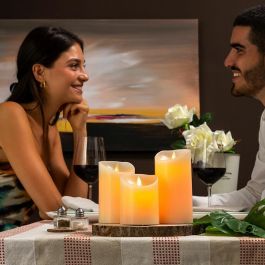 Velas LED Multicolor Efecto Llama con Mando Lendles InnovaGoods 3 Unidades