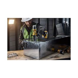 DeWALT DCF403NT-XJ Pistola de Remaches a Batería 18V, para Aluminio y Acero Inoxidable (2.4, 3.2, 4, 4.8 mm), 10000 kN, Incluye Funda, Negro/Amarillo