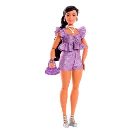 Barbie Jfp43 Muñeca Deluxe Metallic Style, Conjunto Amatista con Top de Volantes, Pantalones Cortos, Bolso y Tacones Plateados Barbie Jfp43 Muñeca Deluxe Metallic Style, Conjunto Amatista con Top de Volantes, Pantalones Cortos, Bolso y Tacones Plateados