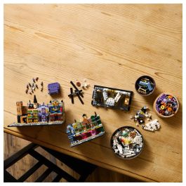 LEGO Harry Potter 76444 Tiendas Mágicas del Callejón Diagon, Juego de Construcción 2750 Piezas