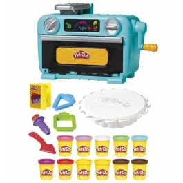 Play-Doh Horno de Pasteles Creativo | Set con 11 Botes de Plastilina, Moldes, Base Giratoria y Accesorios para Niños +3 Años Play-Doh Horno de Pasteles Creativo | Set con 11 Botes de Plastilina, Moldes, Base Giratoria y Accesorios para Niños +3 Años