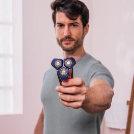 Cecotec Afeitadora Eléctrica Rotativa PrecisionCare Saphire Pro Titanio IPX7 Base Autolimpieza