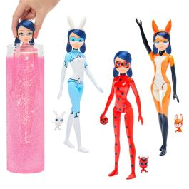 Bandai BAN3701405812201 Miraculus Ladybug Marinette Muñeca con Cambio de Color 26 cm