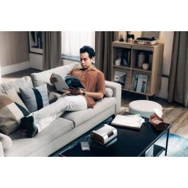 ViewSonic M10E - Proyector Láser RGB Portátil Full HD 1080p, 2200 Lúmenes, Altavoces Harman Kardon, Pantalla 120"