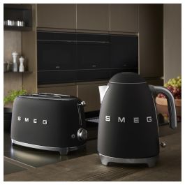 Smeg KLF03BLMEU Hervidor de agua 1,7 L 2400 W Negro mate con filtro antical, apagado automático y base 360°