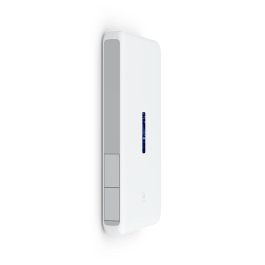 Ubiquiti UniFi Cloud Gateway con AP WiFi 6 Integrado, Switch PoE, CPU Quad-Core, 4GB RAM y Soporte UniFi para Pared Ubiquiti UniFi Cloud Gateway con AP WiFi 6 Integrado, Switch PoE, CPU Quad-Core, 4GB RAM y Soporte UniFi para Pared