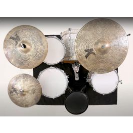 Zildjian Alfombra para Batería de Concierto 1,68m x 1,22m Antideslizante con Freno de Bombo y Esquinas con Peso