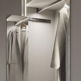 Emuca Kit de barra para armario Luxe, tira LED 4,5x8 Neonlynx V, sensor de movimiento RF Smart y convertidor Smart (24V DC), longitud 900mm, Luz blanca cálida 2.700K, Plástico y Aluminio, Pintado negro texturizado