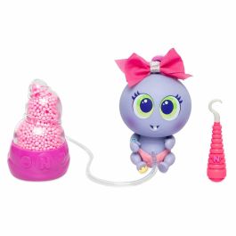 Ksimerito Isabelonga Niu Gen Morado - Muñeca Bebé Interactiva para Adoptar. Tamaño: 15,5x19,5x13,5 cm. A partir de 3 Años.