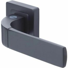 Yale YPP7-B-PC Tirador de puerta cuadrado 7 negro, modelo Bologna, para paso de llave Precio: 40.49999954. SKU: B17HR5JDCV