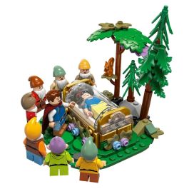 LEGO 43242 Disney La Cabaña de Blancanieves y los Siete Enanitos Set de Construcción