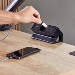 Fellowes Regleta Sobremesa 100137172 con 1 Toma Corriente, 1 USB-A y 1 USB-C, Cable 2m, Negra