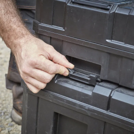 Stanley Baúl móvil FMST1-75753 de gran capacidad con asa telescópica