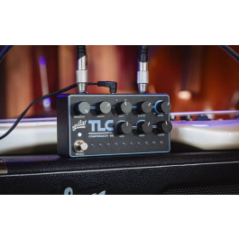 Aguilar TLC DLX Compressor EQ Pedal para Bajo, Compresor Estudio, EQ Graves y Agudos, Medición LED