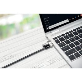 Kensington Candado para Portátil NanoSaver Keyed con Llave, Cable de Acero al Carbono de 1.8m, Negro