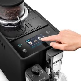 DeLonghi EXAM 440.55B Cafetera Automática Rivelia con Molinillo Integrado y Espumador de Leche, 19 Bares, 1.4L, Negro
