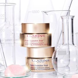 Clarins NUTRI-LUMIÈRE DÍA crema 50 ml Crema Antiedad Efecto Flash