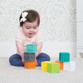 Infantino Senso Set de Juego Sensorial: 8 bolas blandas, 8 cubos de actividad y 4 rociadores de animales para bebés +6 meses