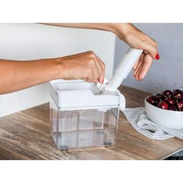 Leifheit 37211 Deshuesador de Cerezas Cherrymat - Separación Limpia, Rápida y Fácil - Procesa hasta 15 kg - Blanco