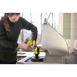 Ryobi RYO4892210186768 Cepillo motorizado 18V, 150 mm de diámetro, 210 rpm, con protección de batería IPX7, incluye 1 cepillo mediano