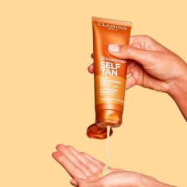 Clarins Autobronceador Gel SELF TAN 125 ml para Rostro y Cuerpo Tono Bronceado Natural